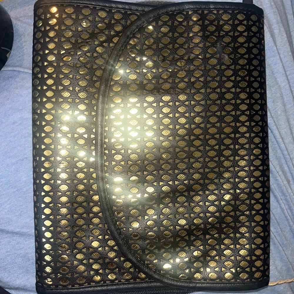 🎉 HOST PICK 🎉 Kestrel Black & Gold Jewelry Travel/ To- Go Clutch